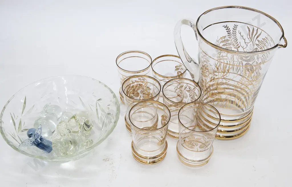 Mid C20th Lemonade Set and Glassware Image 1++
