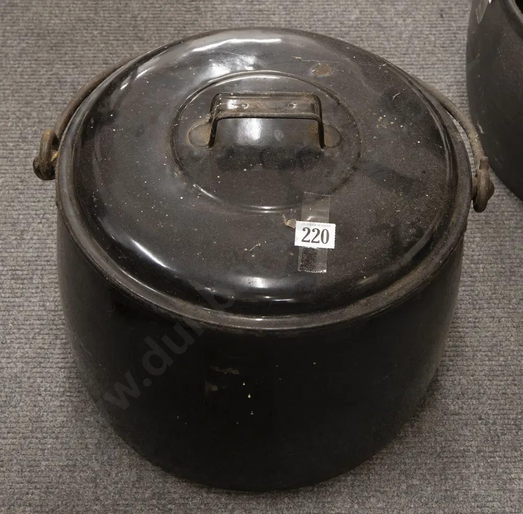 Colonial Enamel Cooking Pot Image 1++