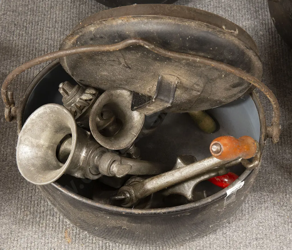 Colonial Enamel Cooking Pot and Three Mincers Image 1++