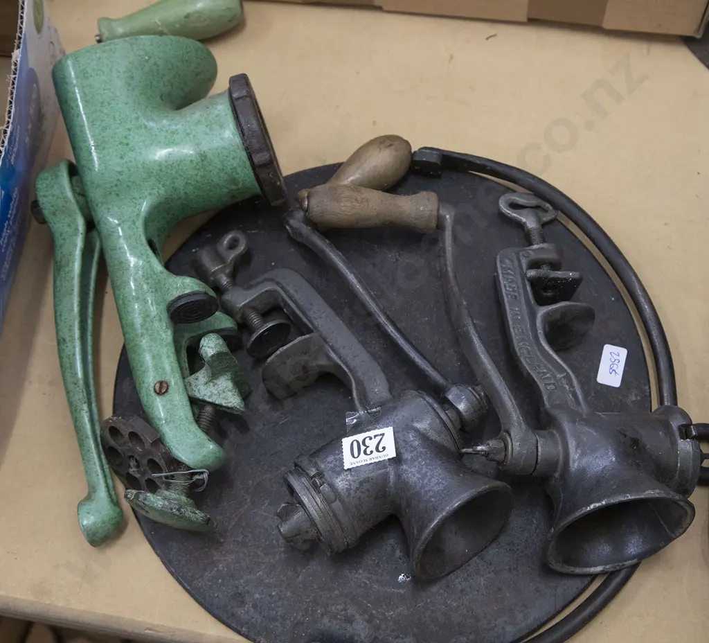 Colonial Cast Iron Griddle and Three Mincers Image 1++