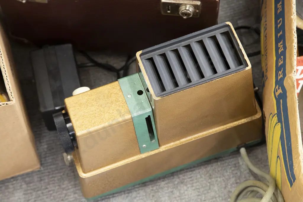 Mid 20th Century Slide Viewer Image 1++