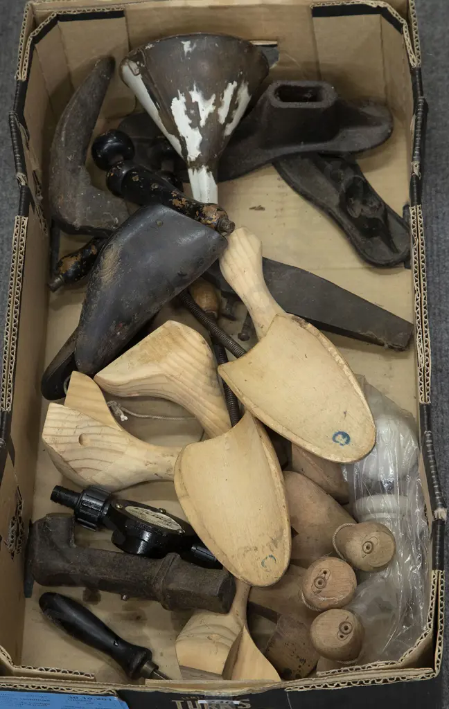 Carton of Wooden and Metal Shoe Lasts Image 1++