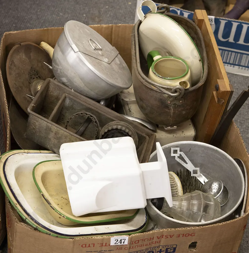 Carton of Vintage Metal ware Image 1++