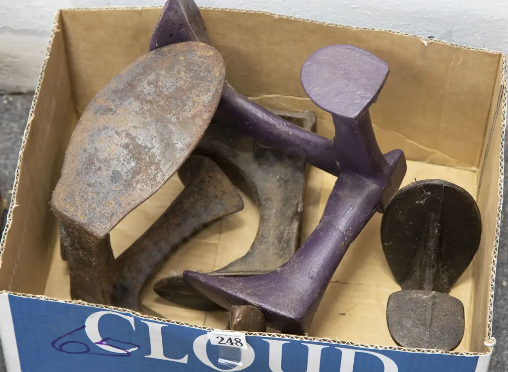 Four Cast Iron Shoe Lasts Image 1++