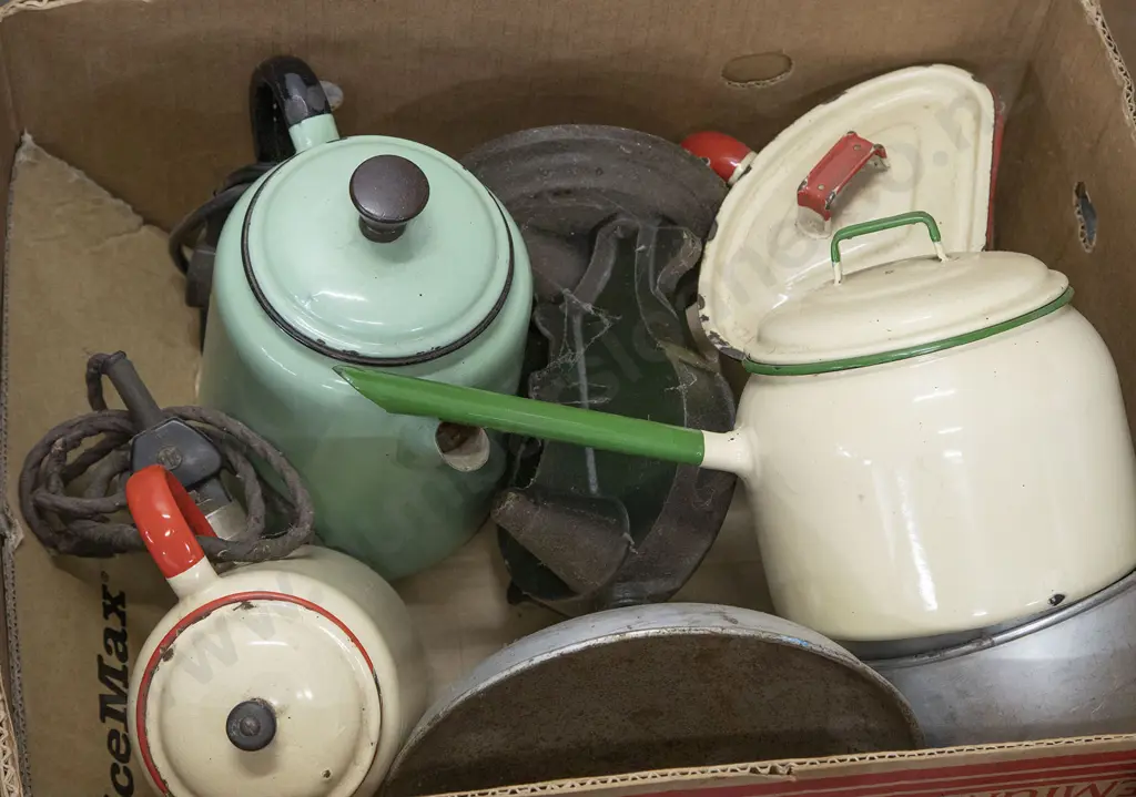 Vintage Aluminium Cooking Pots and Two Electric Kettles Image 1++