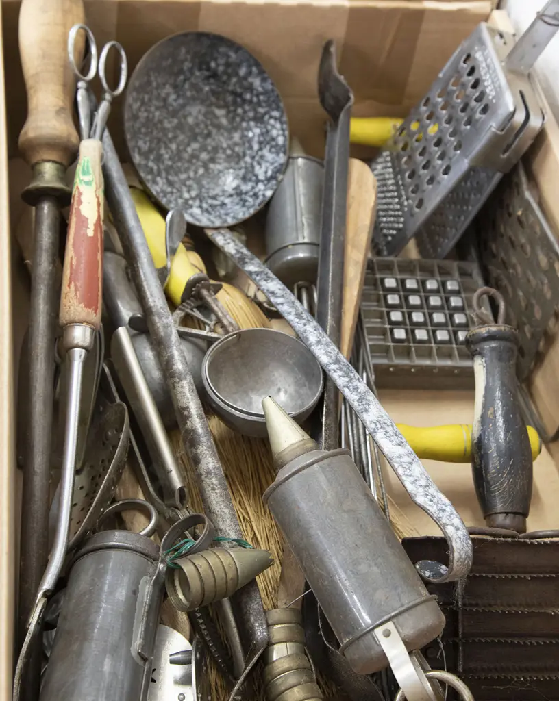 Carton Qty of Kitchen Implements Image 1++