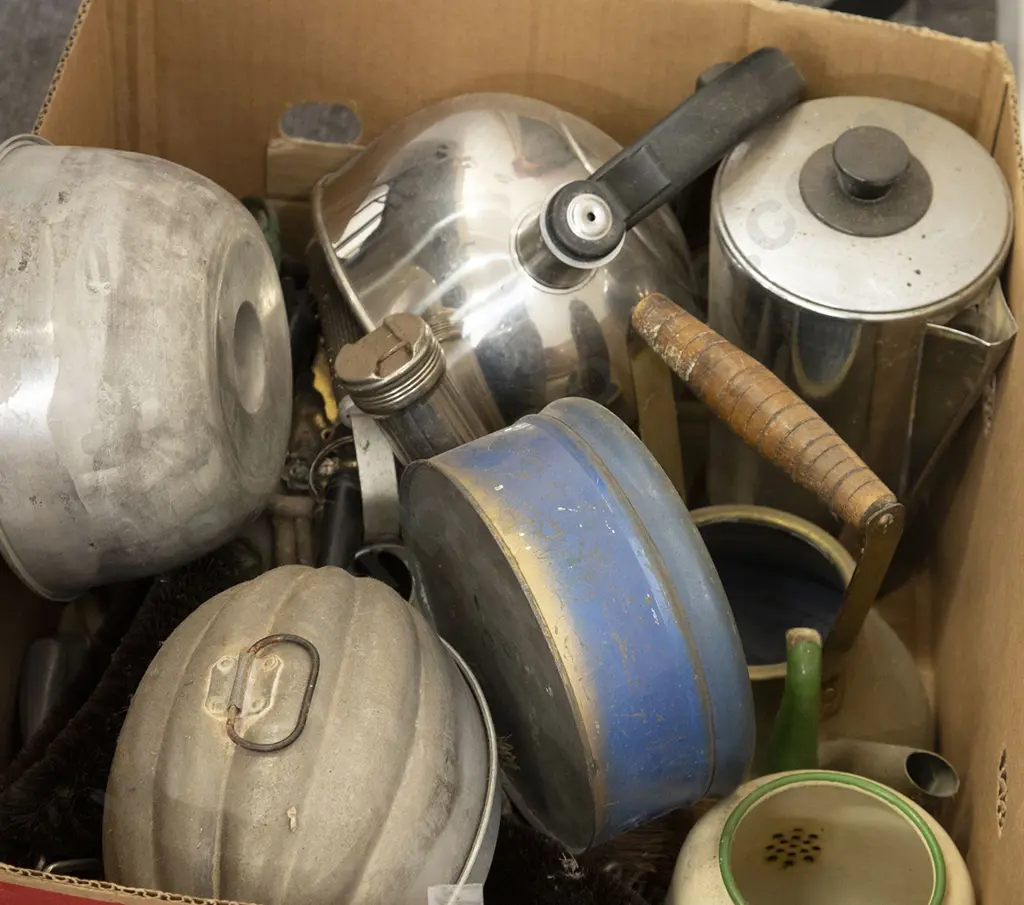 Carton Qty of Vintage Kettles and Kitchenalia Image 1++