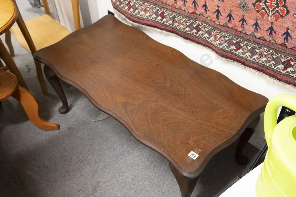 Scallop Edge Coffee Table Image 1++
