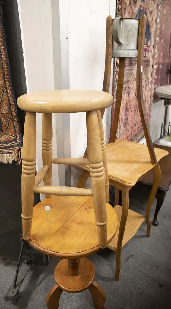 Stool Image 1++