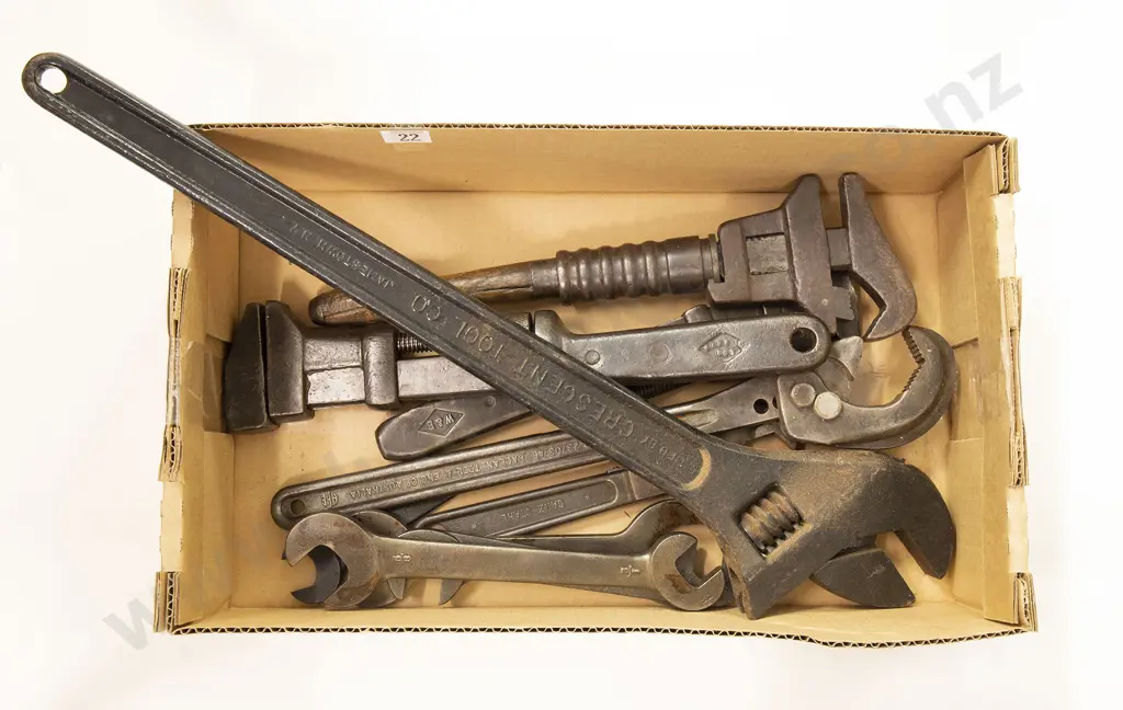 24in Crescent Wrench Image 1++