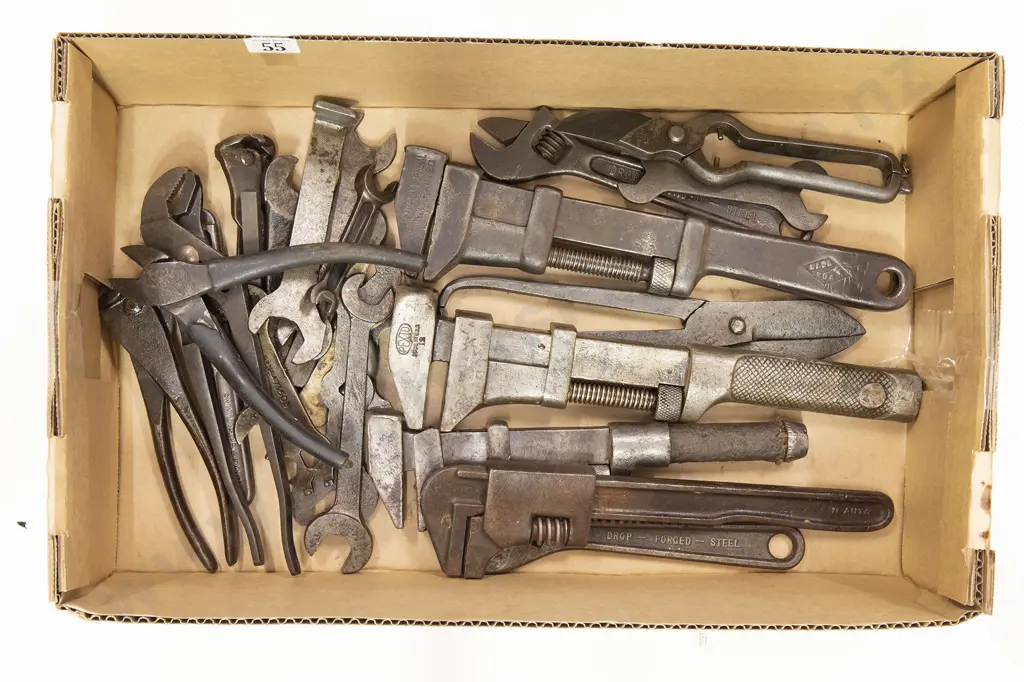 Assortment of Steel Wrenches Image 1++