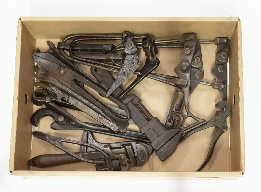 Assortment Steel Hand Tools and Wire Strainers Image 1++