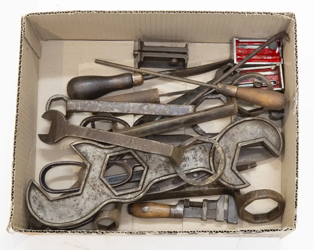 Collection Steel Hand Tools Image 1++