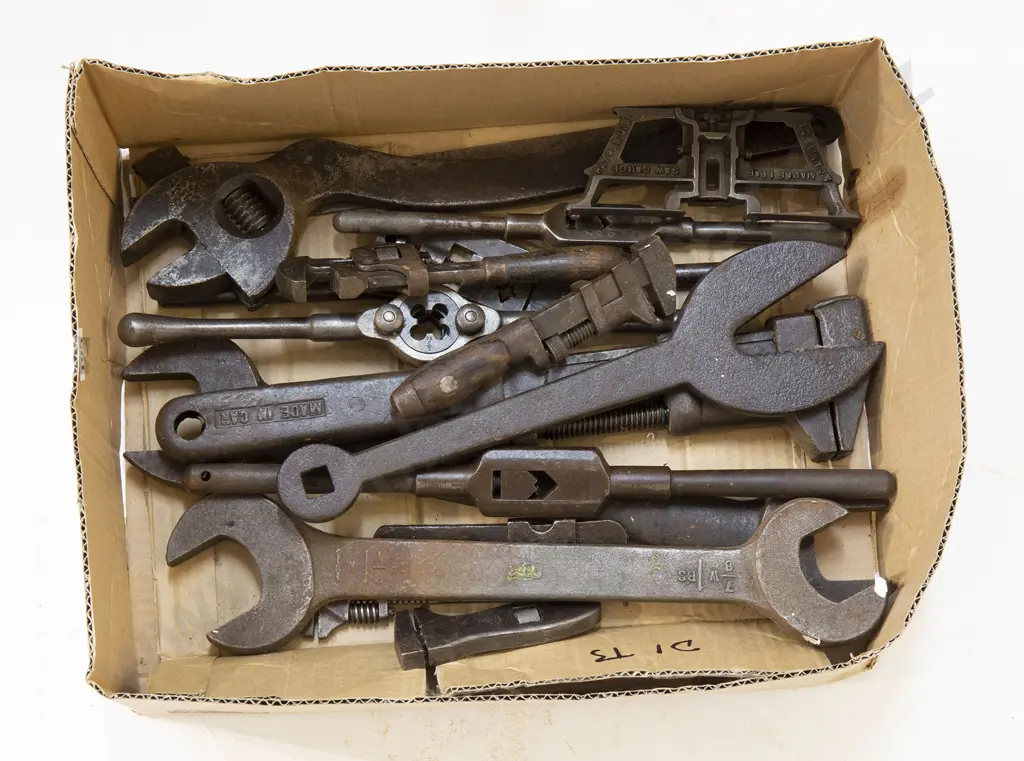 Mixed Lot Steel Hand Tools Image 1++