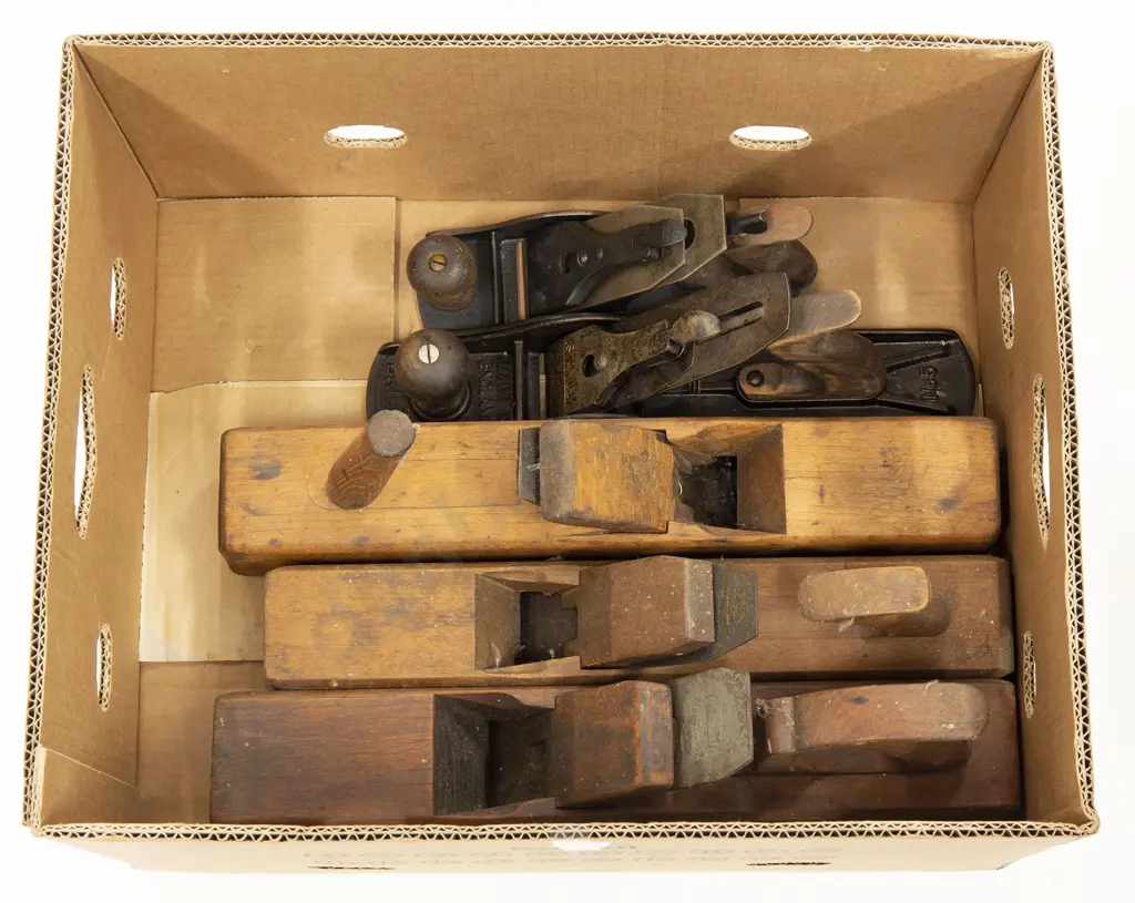 Assorted Woodworking Planes Image 1++