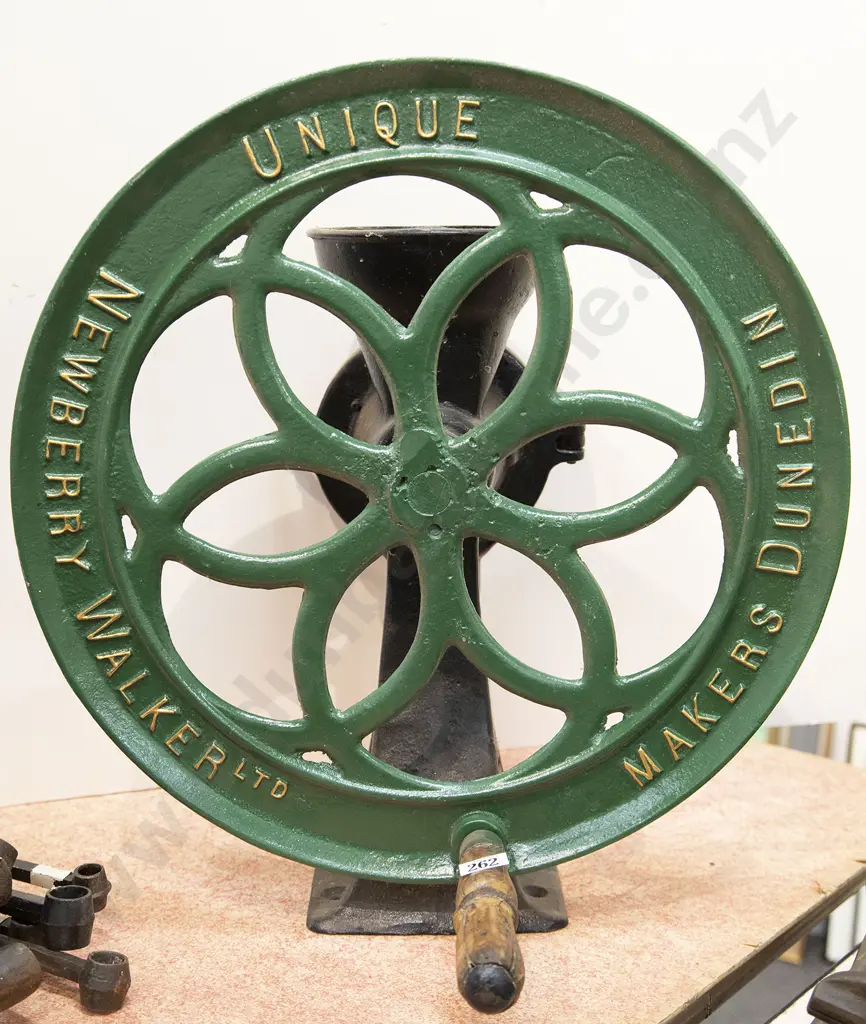 NZ Newberrry Walker Ltd Dunedin Seed Spreader Image 1++