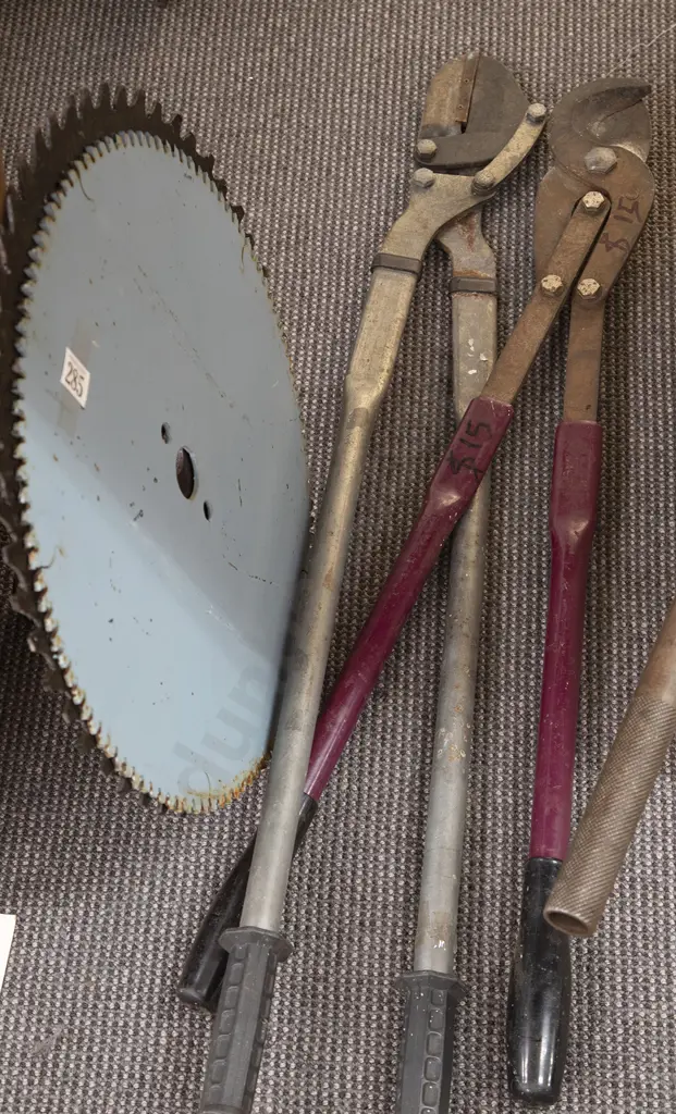 Quantity mainly Steel Wrenches Image 1++