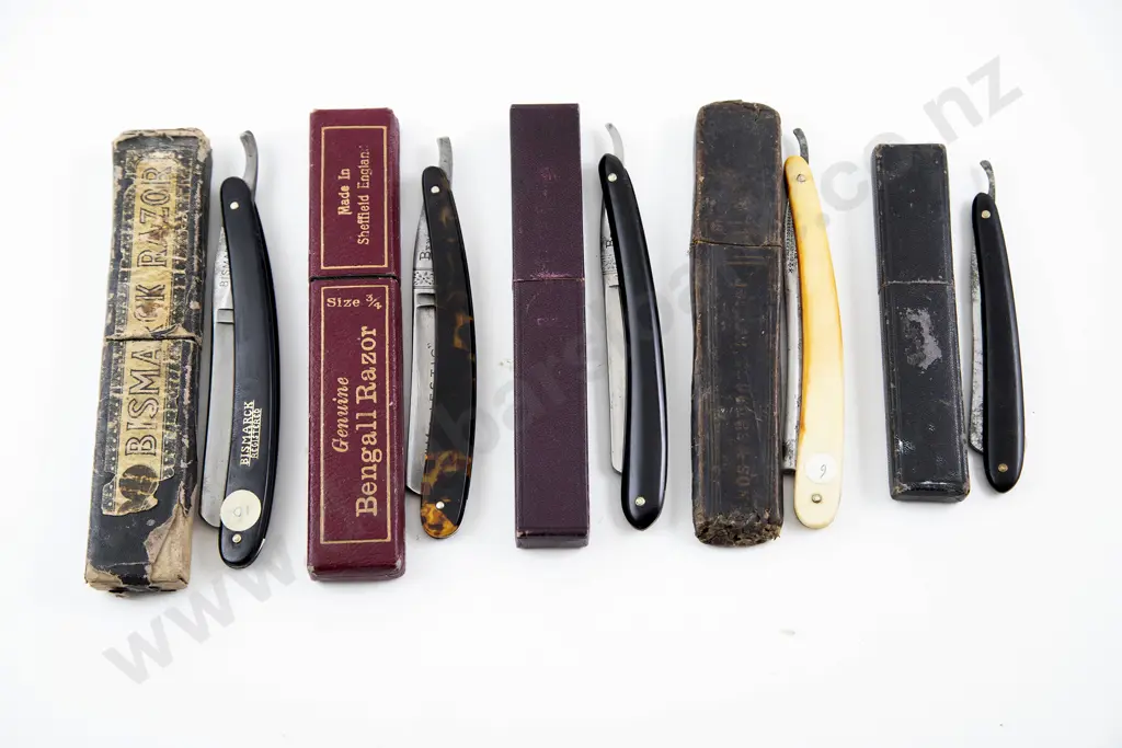 Five Original Boxed Cut Throat Razors Image 1++