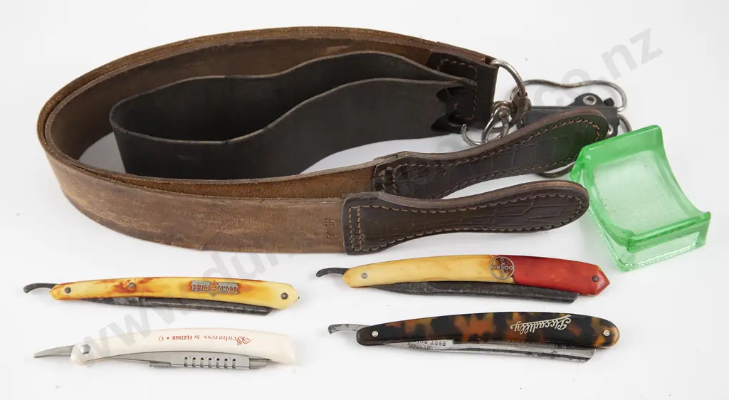 Four Antique Cut Throat Razors Image 1++