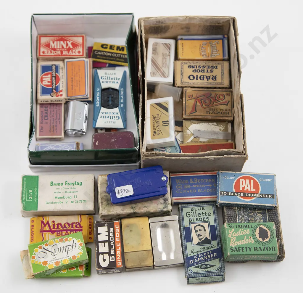 Collection Original Boxed Razor Blades Image 1++