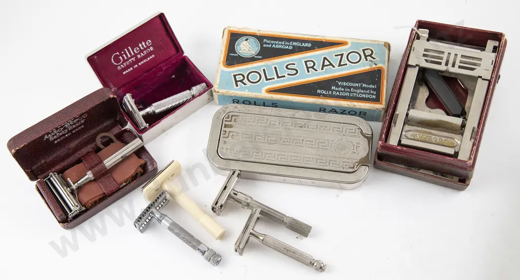 Collection of Razors Image 1++