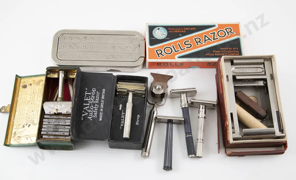 Collection of Razors Image 1++
