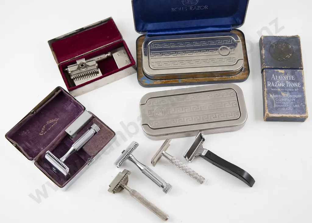 Collection of Razors Image 1++