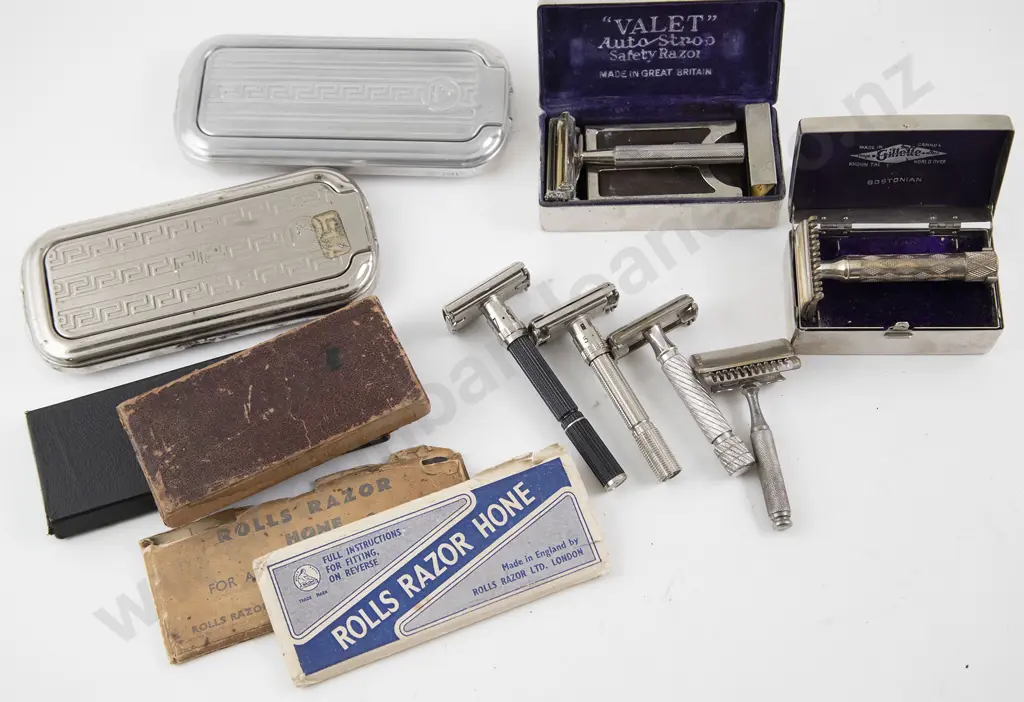 Collection of Razors Image 1++