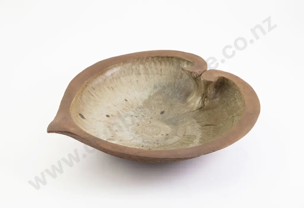 James Greig Unfolding Form Bowl Image 1++