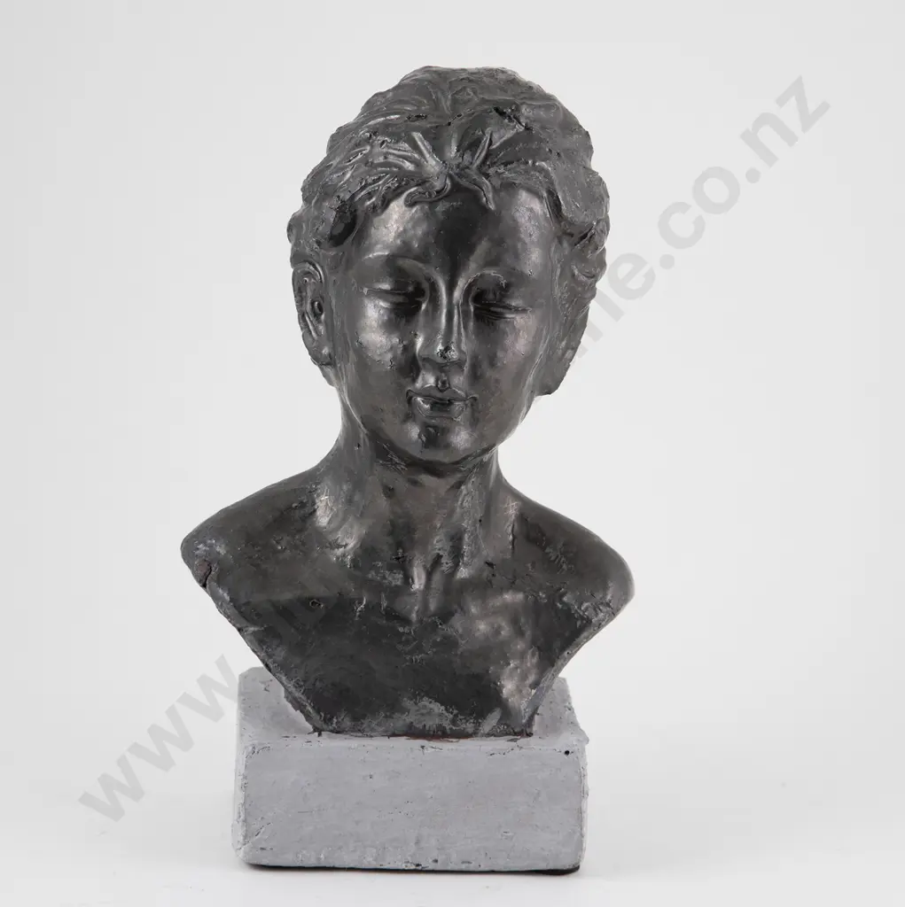 Unknown Pottery Bust of Female Image 1++