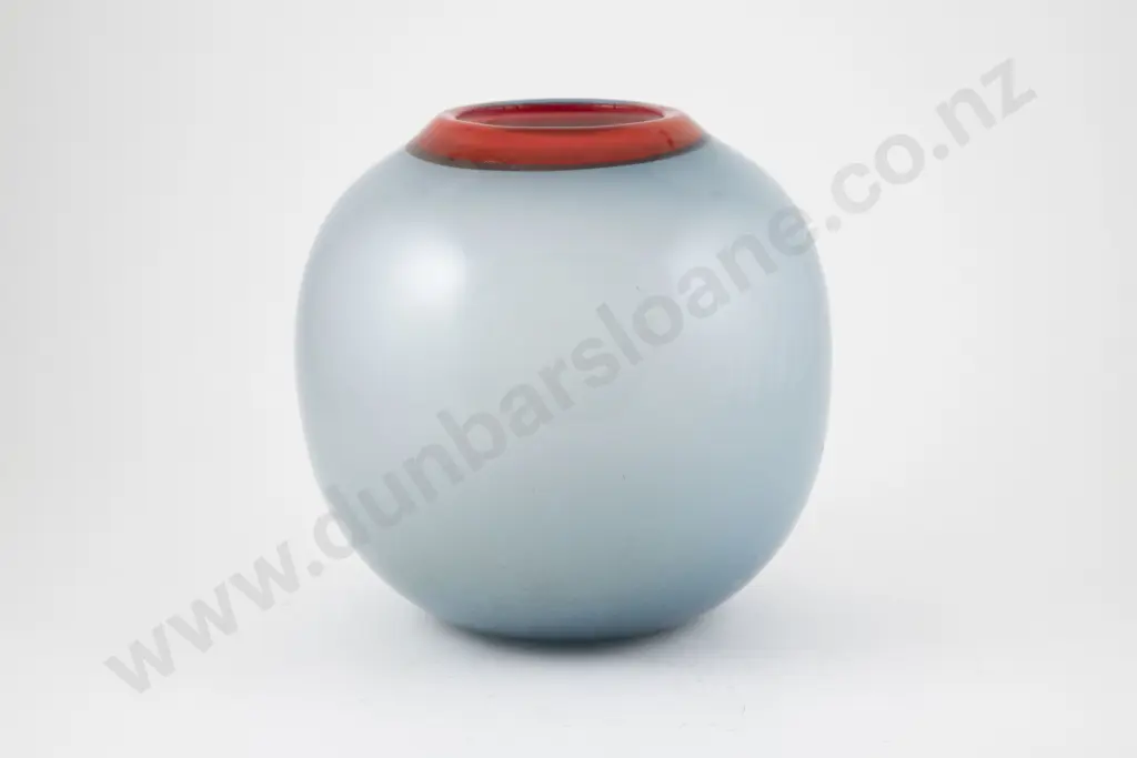 Unknown Art Glass Ovoid Vase Image 1++