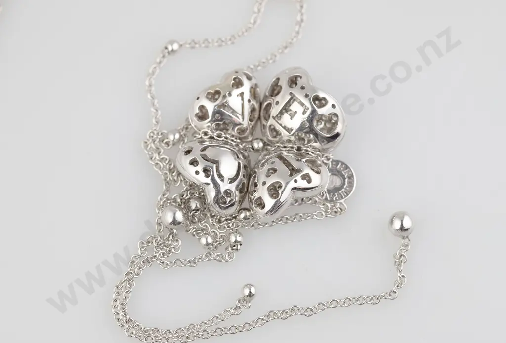 Pasquale Bruni (Italy) 18ct White Gold Diamond Four Leaf Clover '4Love' Cluster Pendant Image 1++