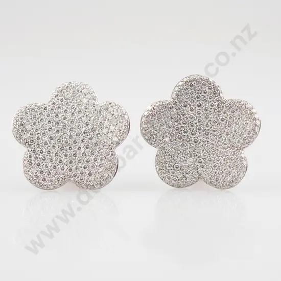 Pair Pasquale Bruni (Italy) 18ct White Gold Diamond Flower Head Earrings