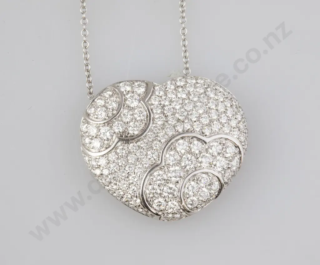 Pasquale Bruni (Italy) 18ct White Gold Diamond Heart Pendant Image 1++
