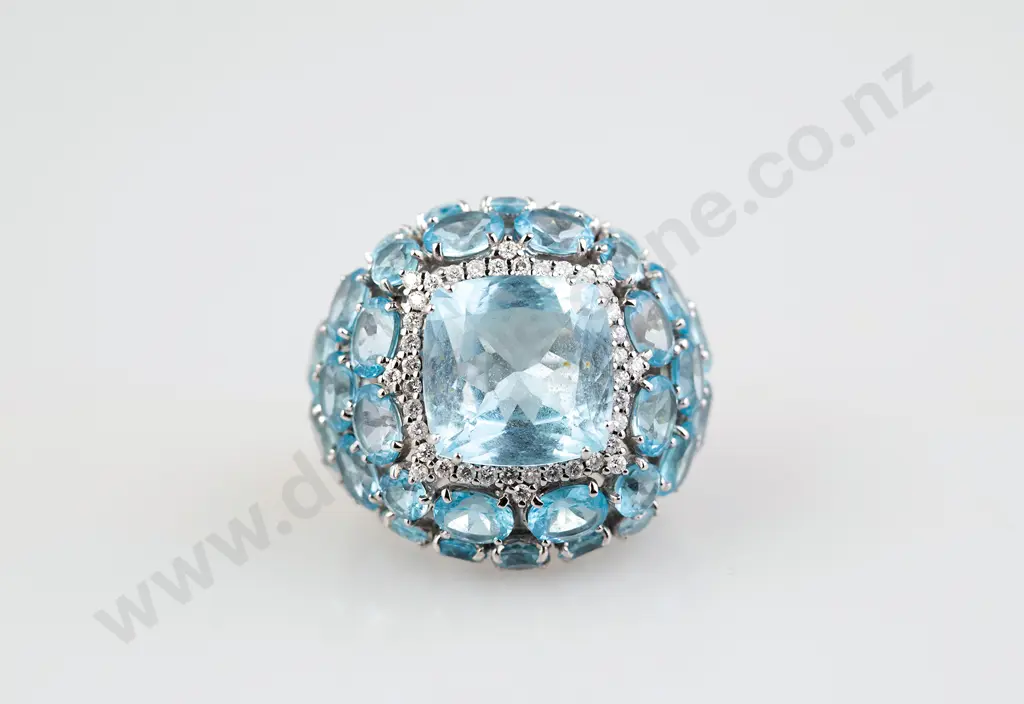 18ct White Gold Italian Topaz Cluster Dress Ring Image 1++