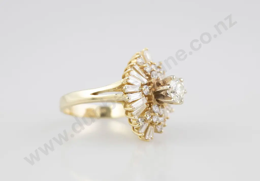 14ct 37stone Diamond Cluster Ring Image 1++
