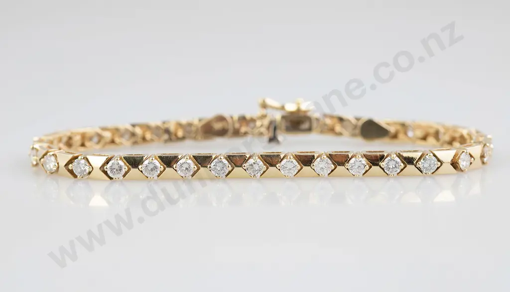 14ct 31stone Diamond Tennis Type Bracelet Image 1++