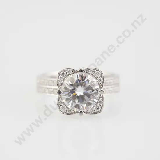 18ct White Gold Synthetic Moissanite Dress Ring