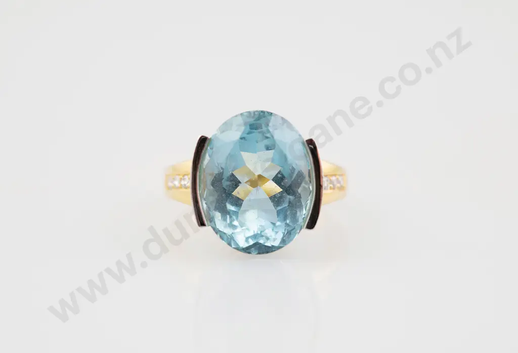 18ct Single Aquamarine Dress Ring Image 1++