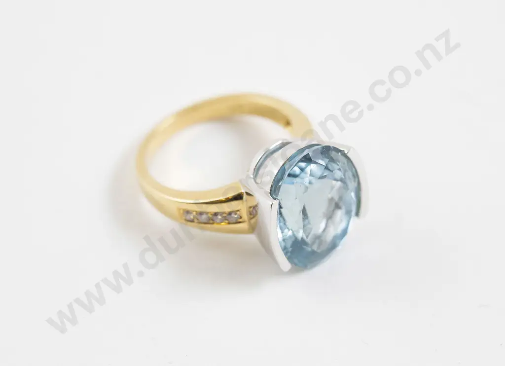 18ct Single Aquamarine Dress Ring Image 1++