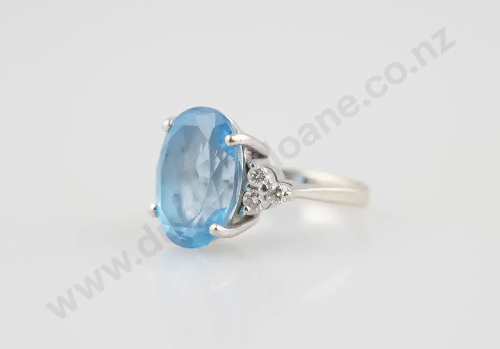 18ct Single Topaz Dress Ring Image 1++