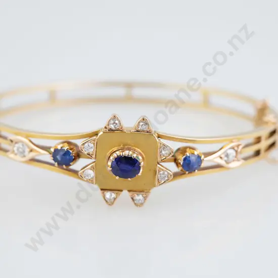 Possible NZ Colonial 15ct 13stone Sapphire and DIamond Hinged Snap Bangle