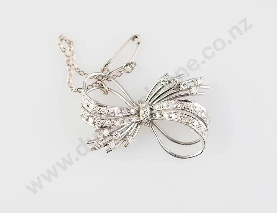 18ct White Gold 42stone Diamond Bow Spray Brooch Image 1++