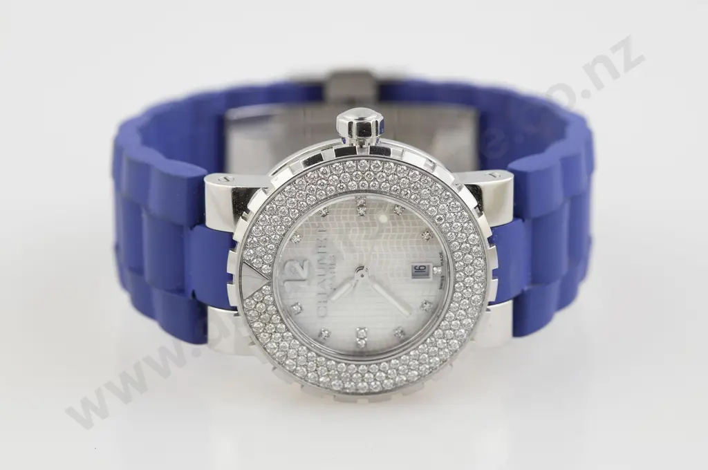 Chaumet (Paris) Class One Diamond Bezel Ladies Wrist Watch Image 1++