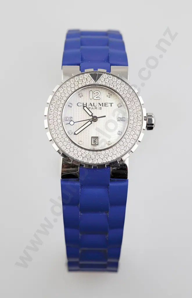 Chaumet (Paris) Class One Diamond Bezel Ladies Wrist Watch Image 1++