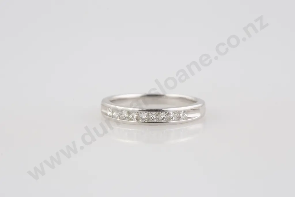 18ct White Gold Nine Stone Diamond Band Ring Image 1++