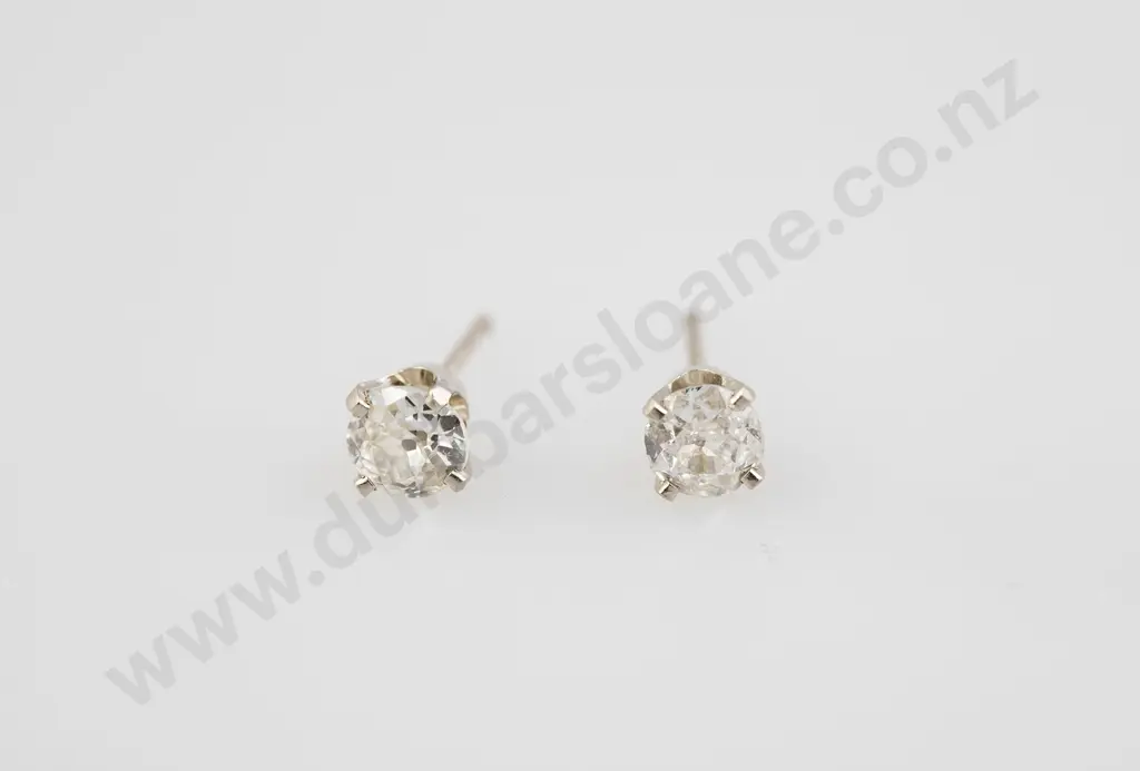 14ct White Gold Single Diamond Stud Earrings Image 1++