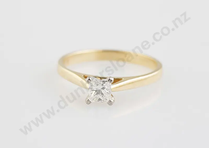 18ct Solitaire Diamond Ring Image 1++