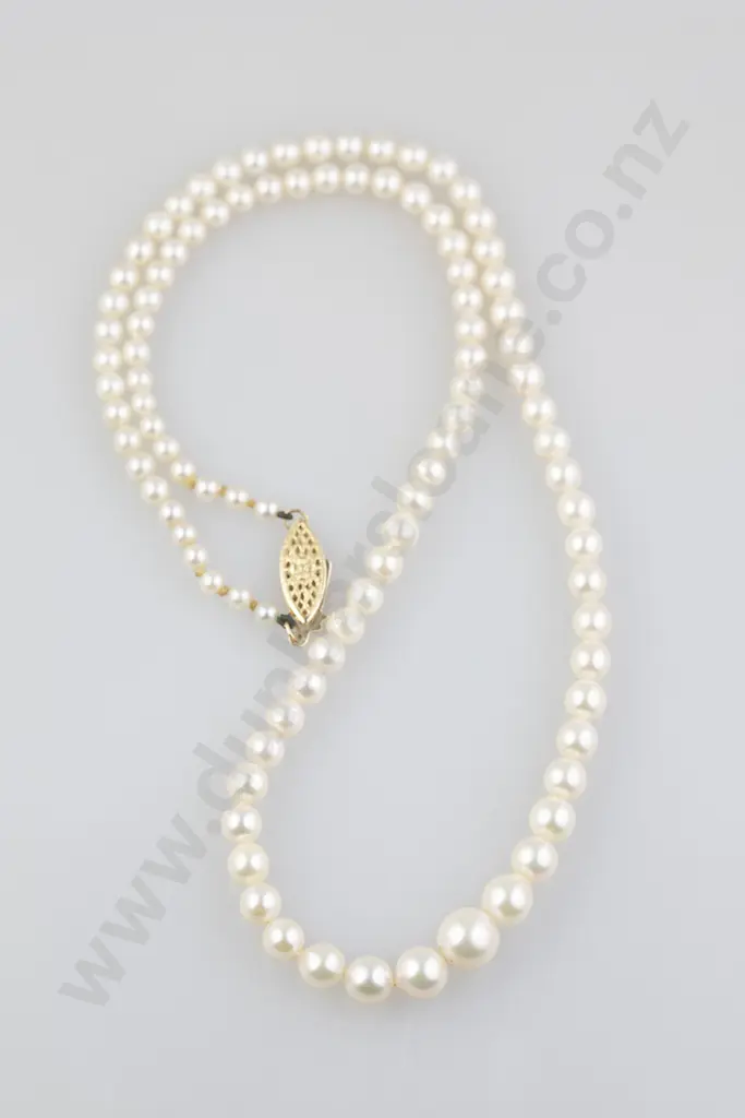 Single Strand Graduated Cultured Pearl Necklace Image 1++