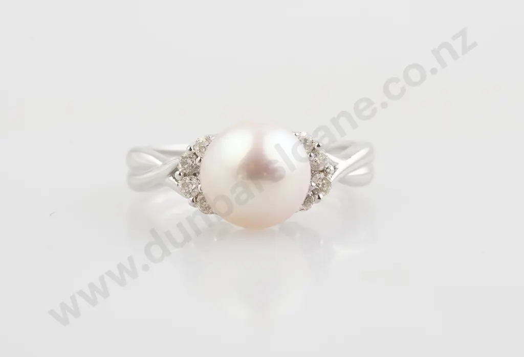 18ct White Gold Single Pearl and Diamond Dress Ring Image 1++